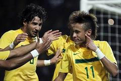 VIDEO Neymar má před olympiádou formu. I tu divadelní