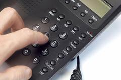 Telefonování - ilustrační foto