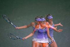 Ruská tenistka Maria Šarapovová v utkání s Češkou Lucií Šafářovou ve 3. kole Pan Pacific Open 2012 v Tokyu.