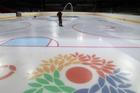 FOTO Ruské nápisy na Spartě. KHL se usídlila v Praze