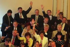 sněmovna hlasuje o vydání poslance Ratha k trestnímu stíhání