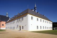 2. Rekonstrukce františkánského kláštera v Hostinném