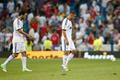 Zklamaní fotbalisté Realu Madrid Higuaín (vlevo) a Benzema
