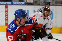 Hokejista Ondřej Němec v přípravném utkání mezi Spartou Praha a pražským Lvem před sezónou 2012/13.