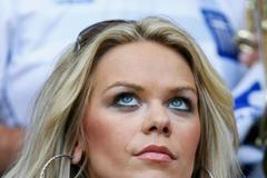 VIDEO Blonďatá fanynka Ajaxu