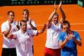 Čeští tenisté slaví postup do finále Davis Cupu 2012 po utkání Tomáše Berdycha s Atgentincem Carlosem Berlocqem.