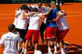 Čeští tenisté slaví postup do finále Davis Cupu 2012 po utkání Tomáše Berdycha s Atgentincem Carlosem Berlocqem.