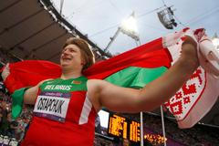 Běloruská koulařka Naděžda Ostapčukovová na OH 2012 v Londýně.