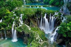 Instamísta: Úchvatné vodopády a tyrkysová jezera. Chorvatským skvostem jsou Plitvice