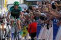 Francouzský cyklista Thomas Voeckler ze stáje Europcar se raduje z vítězství v desáté etapě Tour de France 2012.