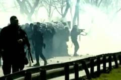 Turecká policie rozháněla Kurdy vodními děly