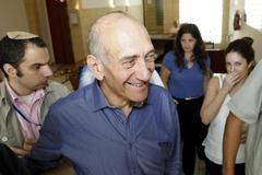 Ehud Olmert odchází od soudu