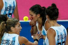 Argentinské pozemní hokejistky během prohraného finále s Nizozemkami na OH 2012 v Londýně.