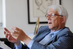 Jan C. Henneman, nizozemský velvyslanec