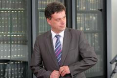 Blažek jmenoval Bradáčovou