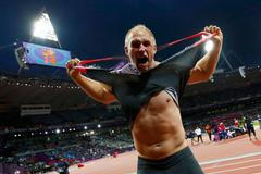 Robert Harting slaví olympijské zlato v disku