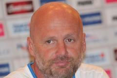 Český fotbalový reprezentační trenér Michal Bílek během tréninku před přípravným utkáním s Finskem v sezóně 2011/12.