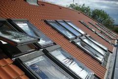 Krupobití přišlo střešním oknem