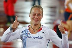 Jiřina Ptáčníková při tyčkařském finále na ME v Helsinkách