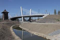 42. Most na silnici I/67 v km 0,360 přes Bohumínskou stružku, trať ČD a ul. J. Palacha