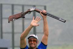 Český střelec David Kostelecký během vítězství v trapu na LOH 2008 v Pekingu.