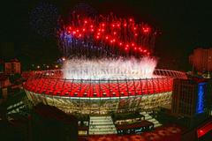 Ohňostroj na stadionu v Kyjevě po finále Eura