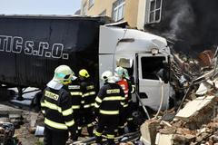 Kamion zničil v Přerově dům