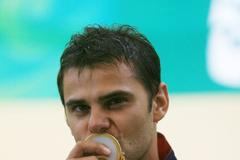 Český střelec David Kostelecký během vítězství v trapu na LOH 2008 v Pekingu.