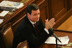 rath ve sněmovně - hlasování o vydání