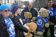 VIDEO Záhřeb naučil Chorvaty chodit na hokej, dělá show