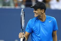 Český tenista Tomáš Berdych hraje se Švýcarem Rogerem Federerem na US Open 2012.