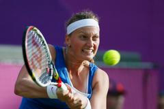 Česká tenistka Petra Kvitová hraje s Ukrajinkou Katerynou Bondarenkovou o postup do druhého kola na OH 2012 v Londýně.