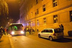 Evakuace 113 osob z hořícího domu