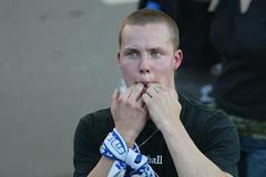 Agresivita fotbalových fanoušků v utkání mezi Spartou Praha a Baníkem Ostrava.