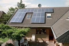 Střešní fotovoltaická elektrárna