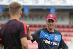 Trénink fotbalistů pražské Sparty (Lavička)