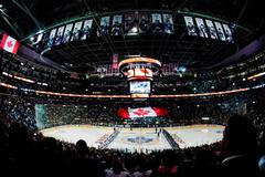 NHL: Hymna v Torontu
