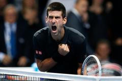 FOTO Démon Djokovič líbal pohár a řval z plných plic