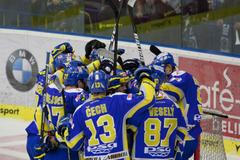 Hokejisté Zlína slaví vítězství v utkání 9. kola Tipsport extraligy 2012/13 proti Kladnu.