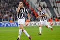 Fotbalista Juventusu Leonardo Bonucci (vlevo) slaví gól v utkání Ligy mistrů 2012/13 proti Šachťaru Doněck.