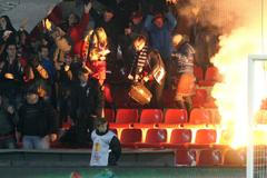 Fotbaloví fanoušci Sparty Praha v utkání Evropské ligy proti Olympique Lyon.