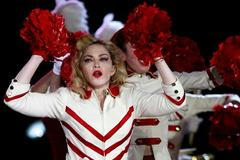 Madonna v rámci turné MDNA World Tour