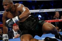 Johnathon Banks knockoutuje Setha Mitchella