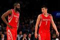 Jeremy Lin a James Harden z Houstonu Rockets