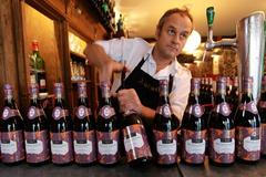 Foto: Ve Francii přivítali nový ročník vína Beaujolais / ČTK