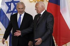 Izraelský premiér Benjamin Netanjahu při státní návštěvě Česka s prezidentem Klausem