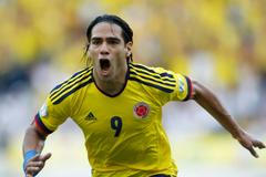 Radamel Falcao se raduje z branky do sítě Paraguaye