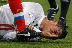 FOTO Ronaldo skrýval slzy, způsobil je ruský medvěd