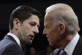 Paul Ryan a Joe Biden během viceprezidentské debaty