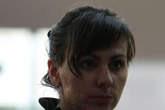 Česká střelkyně Lenka Marušková během střelby ze vzduchové pistole ne OH 2012 v Londýně.